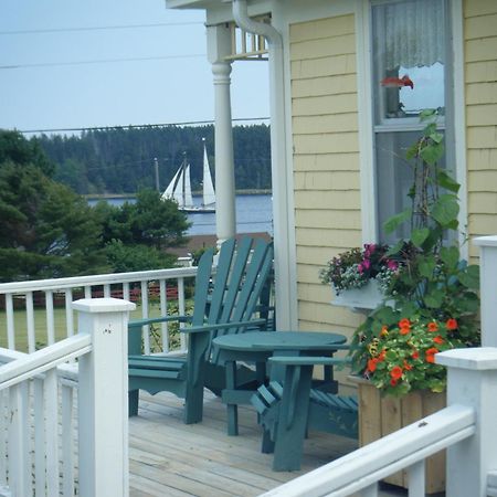 ماهوني باي Bayview Pines Country Inn B&B المظهر الخارجي الصورة