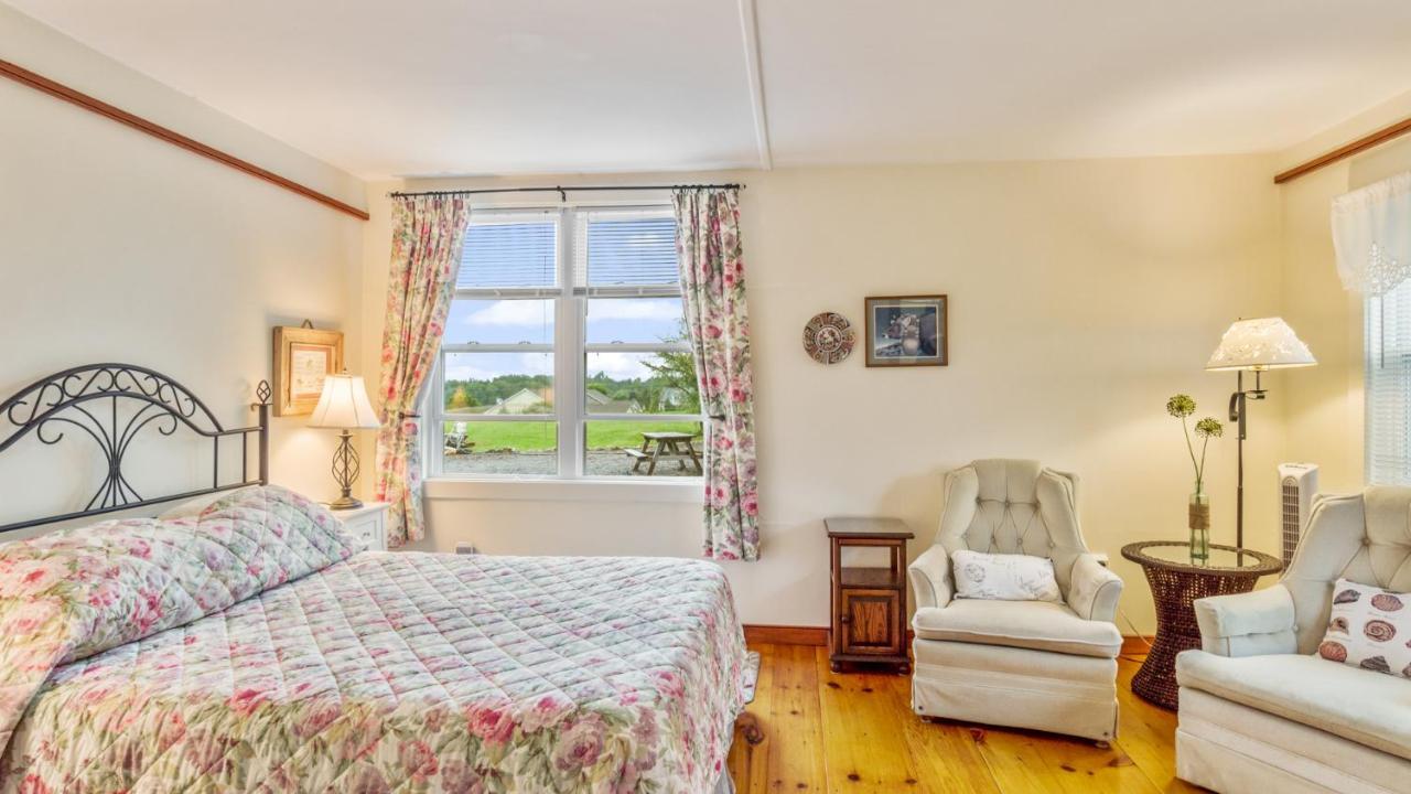 ماهوني باي Bayview Pines Country Inn B&B المظهر الخارجي الصورة