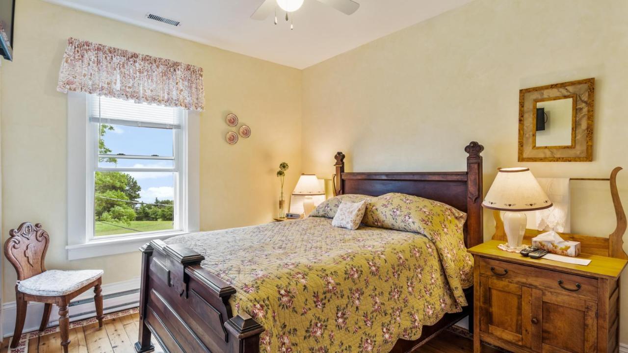ماهوني باي Bayview Pines Country Inn B&B المظهر الخارجي الصورة