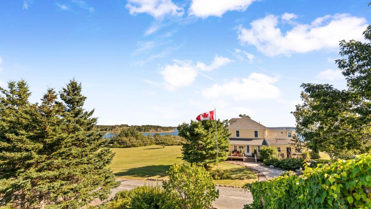 ماهوني باي Bayview Pines Country Inn B&B المظهر الخارجي الصورة